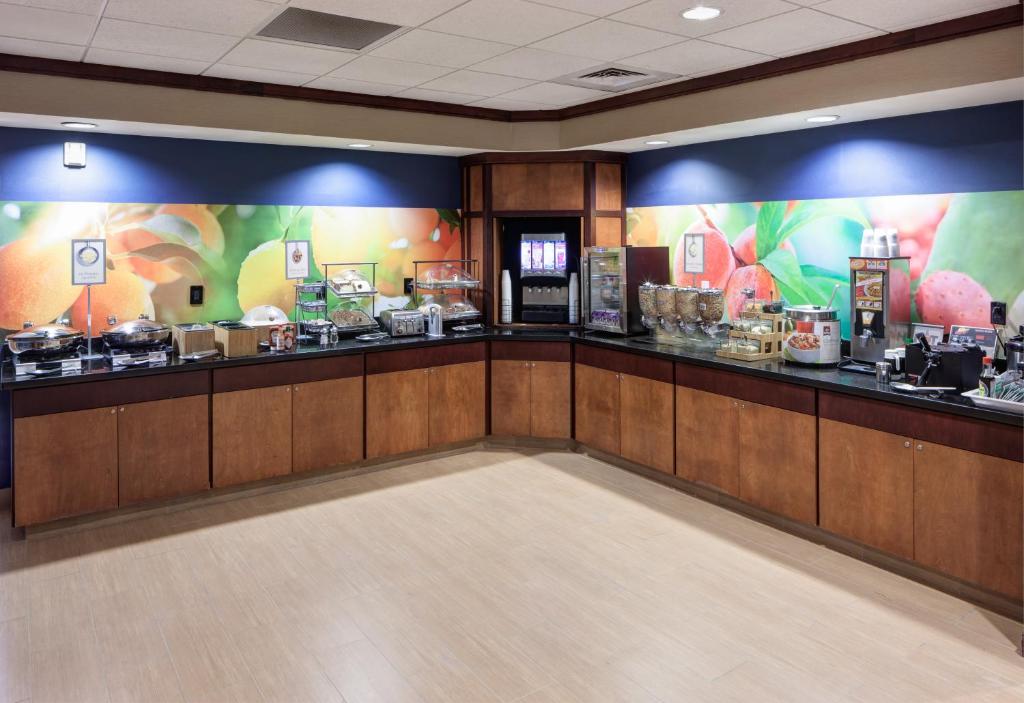 Fairfield Inn and Suites Phoenix Chandler Fashion Center image 10