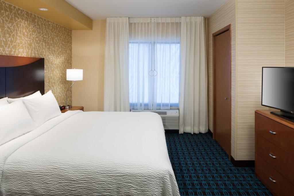 Fairfield Inn and Suites Phoenix Chandler Fashion Center image 14