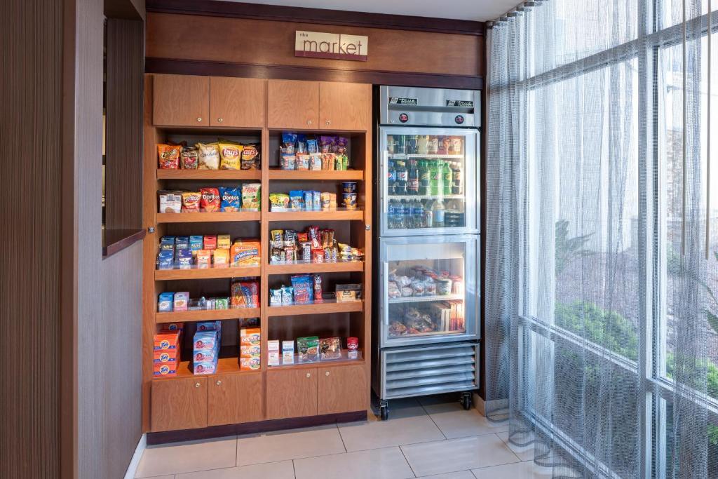 Fairfield Inn and Suites Phoenix Chandler Fashion Center image 21